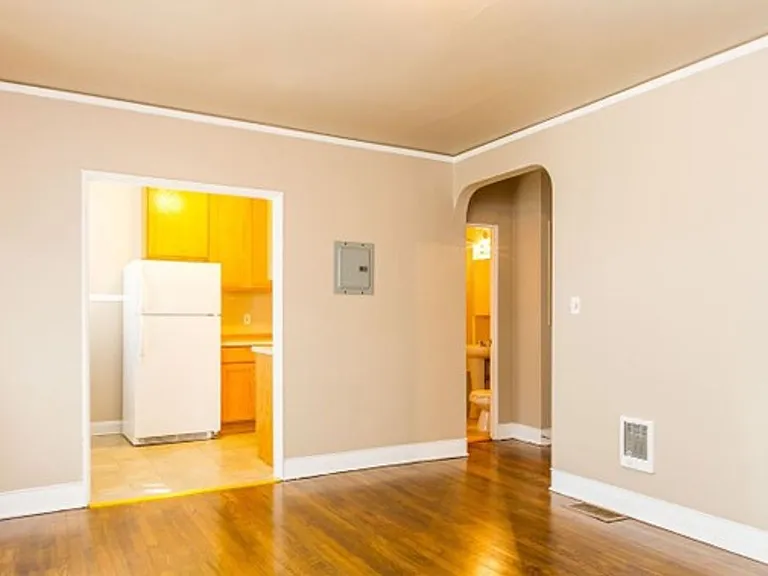 2214 Broadway St — Photo 13
