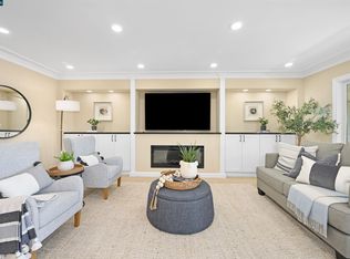 2101 Golden Rain Rd APT 11, Walnut Creek, CA 94595