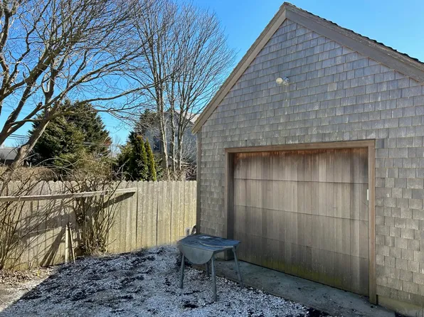 12 W York Ln, Nantucket, MA 02554