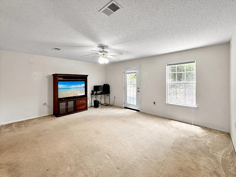 994 Scenic Oak Ln — Photo 11