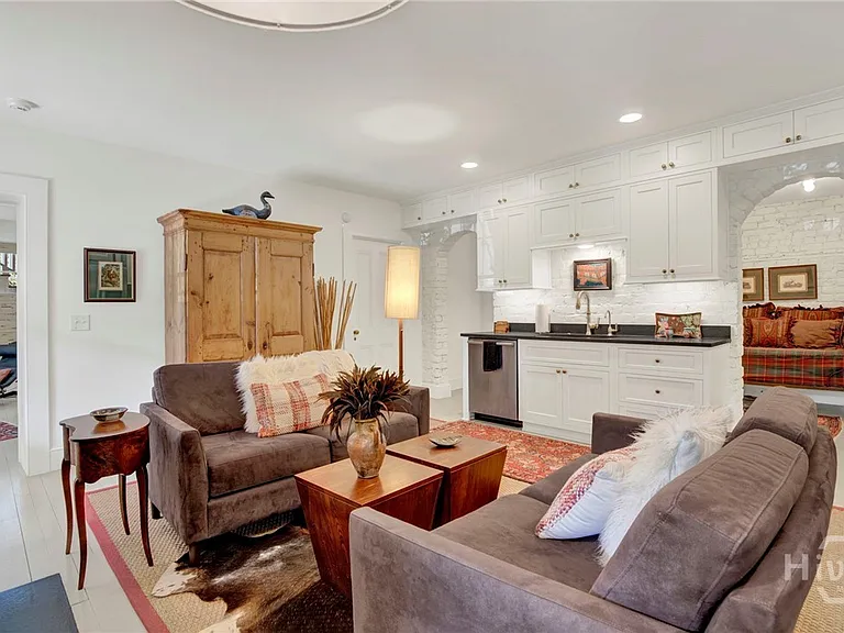 224 E Jones Ln #GARDEN — Photo 19