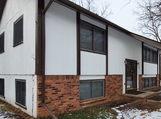7653 Shady Beach Dr, Whitmore Lake, MI 48189