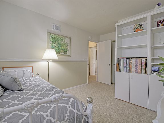 5th image of 1004 Aspen Way