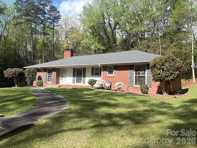 1st image of 376 Sunnyside Dr SE