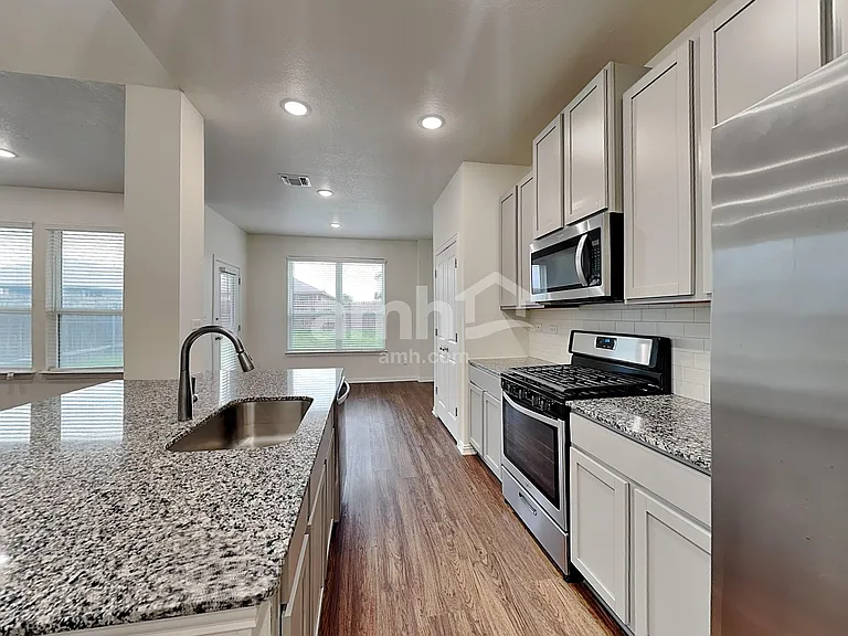 360 Aspen Waters — Photo 2