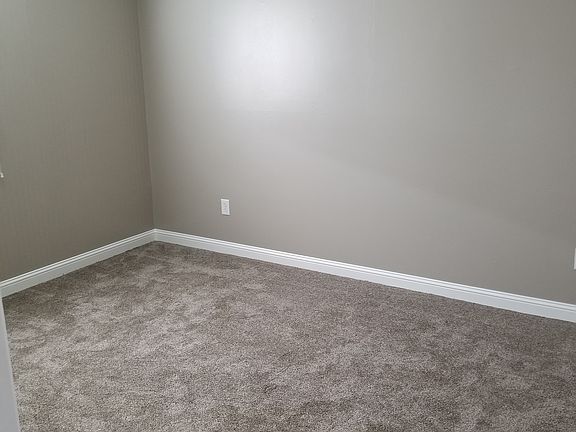 4th image of 192 S Stadium Dr
