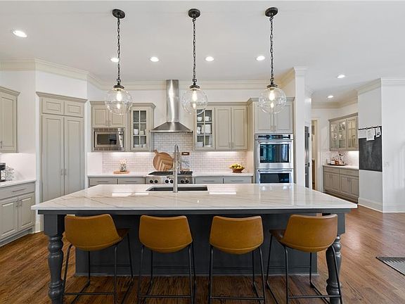 5th image of 6119 Odell St