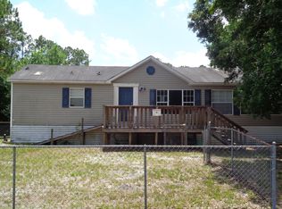121 Reaves Ave, Interlachen, FL 32148