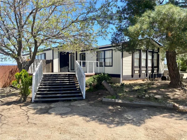 6345 Joshua Rd, Oak Hills, CA 92344