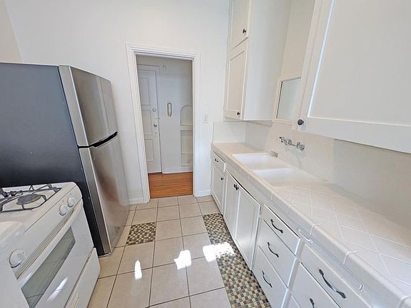 5th image of 626 S Cochran Ave APT 2