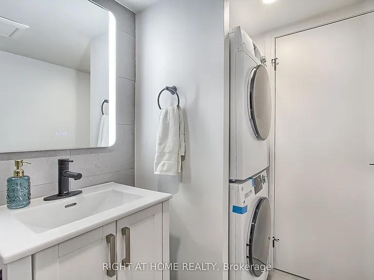 1201 Dovercourt Rd #4 — Photo 13