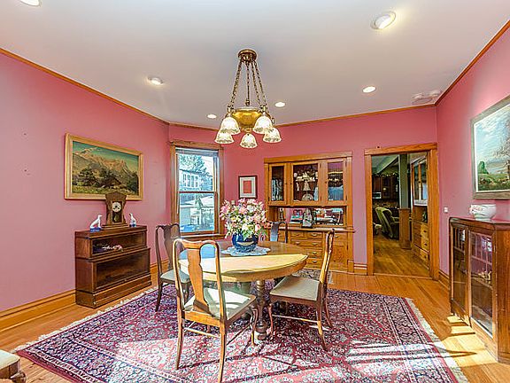5th image of 3814 N Hoyne Ave