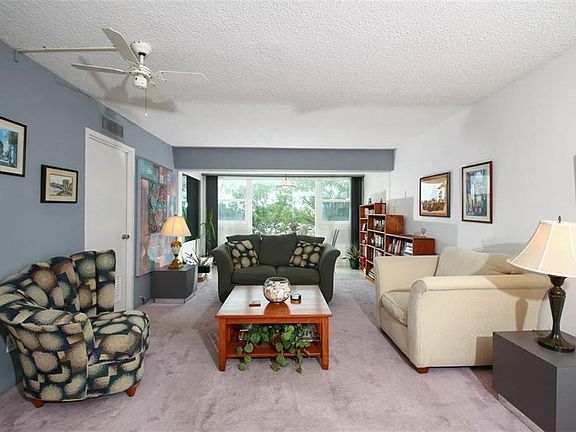 5th image of 33 S Gulfstream Ave Unit 309