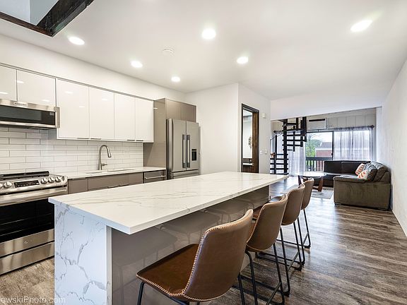 2nd image of 1296 E Washington St APT 11