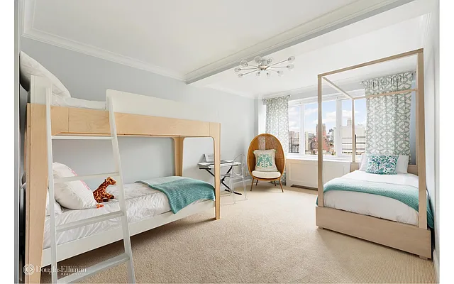 Sold by Douglas Elliman | media 22