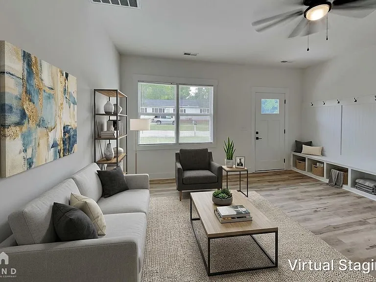 420 E Cedar Ave — Photo 2
