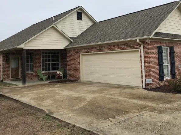 796 Muirfield Dr, Starkville, MS 39759