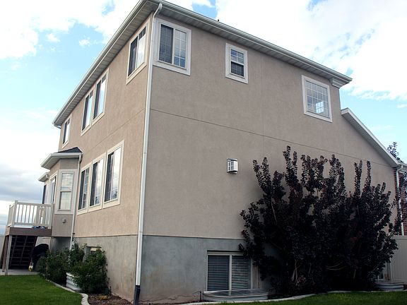 4th image of 2153 N 2600th St W