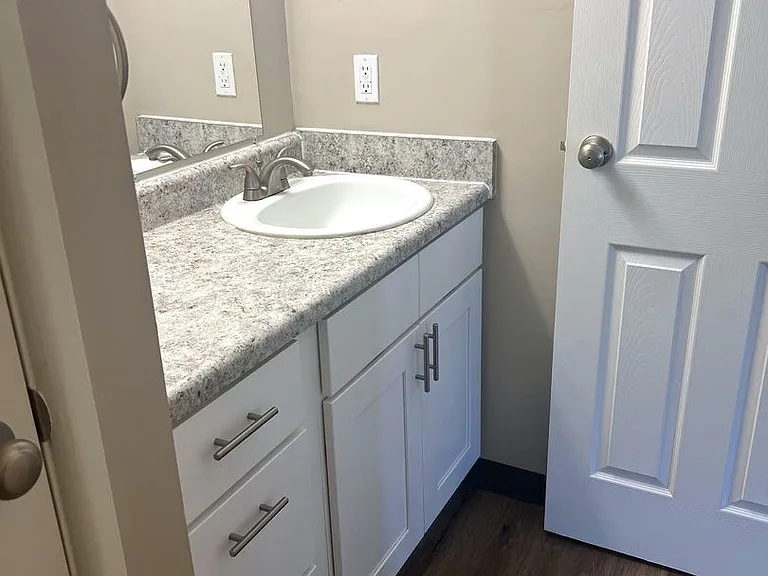 918 Heritage Ct #102 — Photo 11