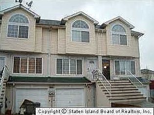 1st image of 8 Ludwig Ln