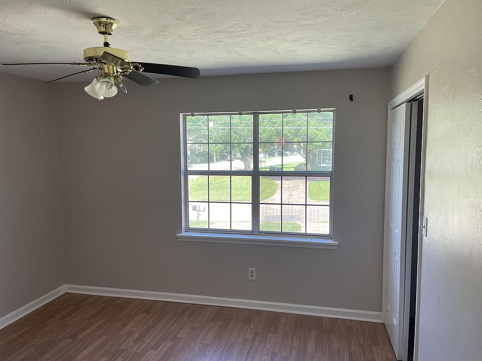 1st image of 1567 Jacks Dr Unit 1-B