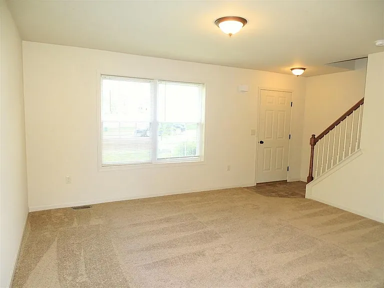 414 Marlene Way — Photo 2