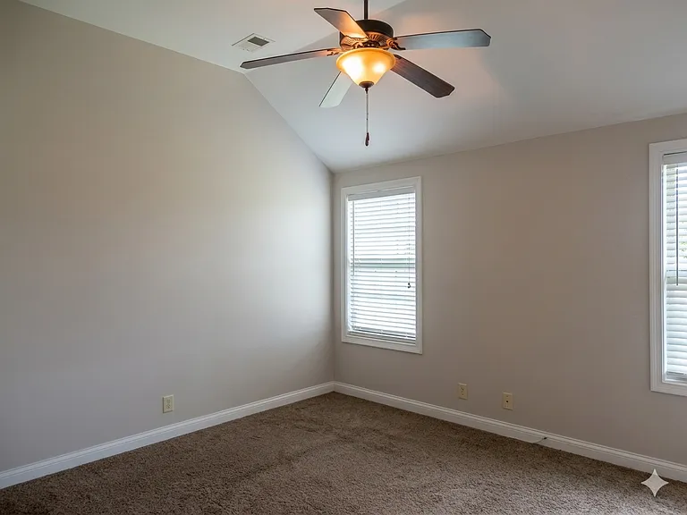 284 Ivy Bend Cir — Photo 15
