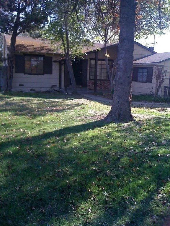 4746 E Princeton Ave photo 1