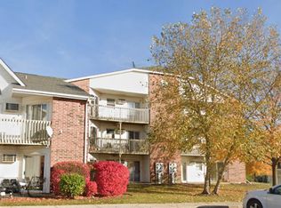 1373 Cunat Ct APT 1D, Lake In The Hills, IL 60156