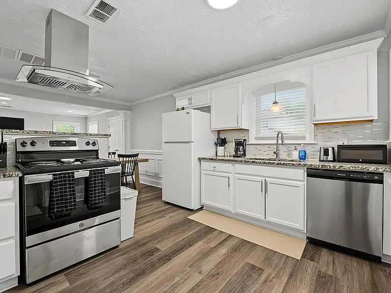 1391 Lorenzo Dr SW — Photo 7