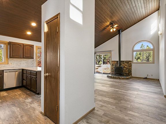 2nd image of 10279 Worchester Cir
