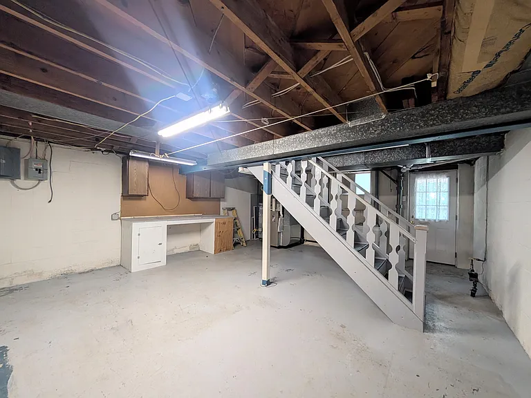 1131 Pemberton St — Photo 10