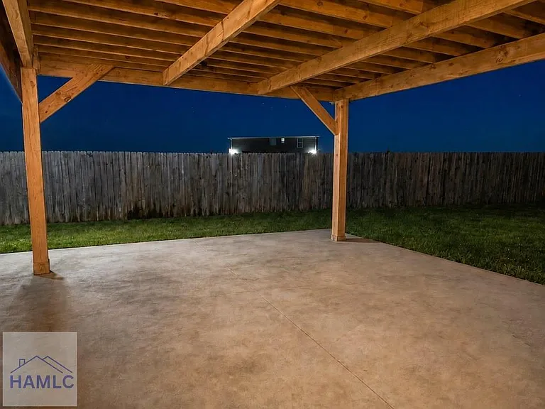 1106 Creekside Cir — Photo 22