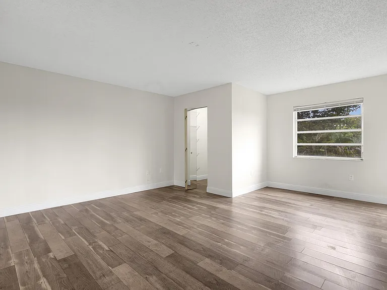 3940 Inverrary Blvd #404-A — Photo 13