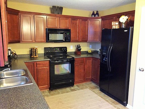 3rd image of 1885 SE Langdale Ln