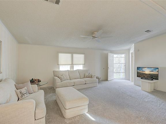 4th image of 7622 Longhorn Ave #16