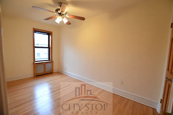 Rented by City Stop Realty | media 8
