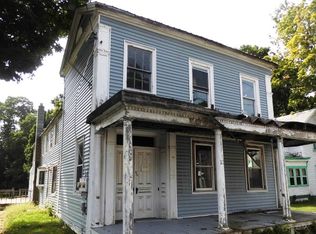 11 Main St, Poestenkill, NY 12140