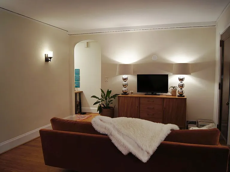 Elliott Apartments — Photo 13