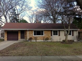 241 Scott Ave, Glen Ellyn, IL 60137