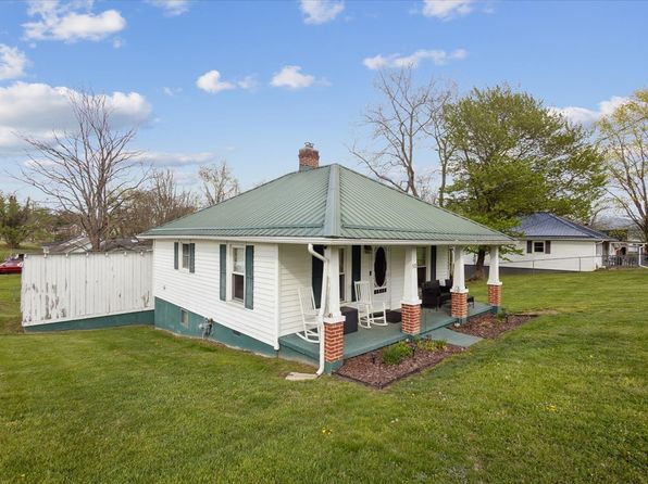 529 1st St, Marion, VA 24354