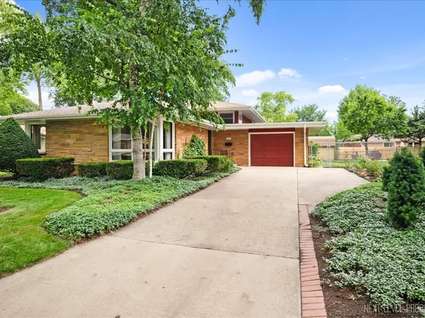1511 Heather Dr, Aurora, IL 60506