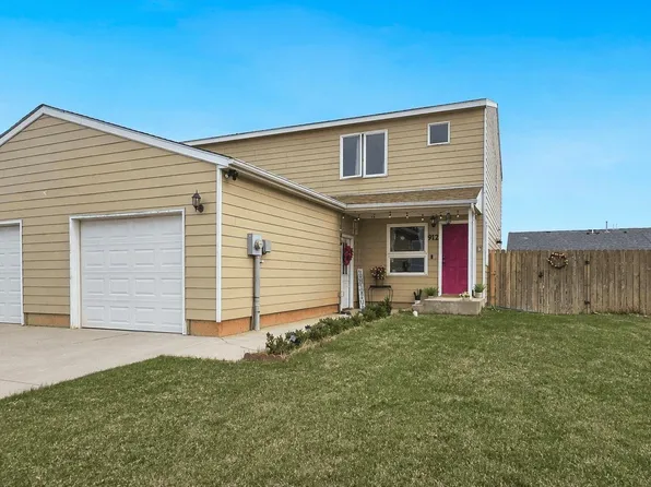 917 Person St, Laramie, WY 82070