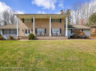 3 Old Mill Rd, Jermyn, PA 18433