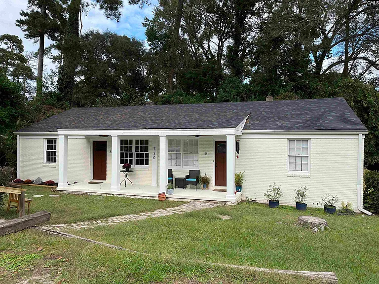 720 Deerwood St — Photo 3
