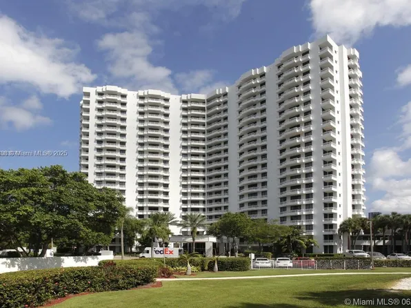 3300 NE 191st St APT 1801, Aventura, FL 33180
