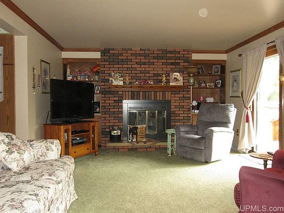 3rd image of 919 Blaine St