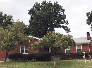 4110 Roxbury Rd, Louisville, KY 40218
