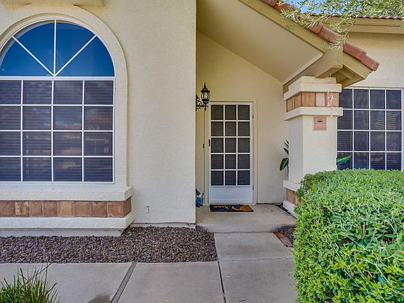 4th image of 3925 E Orchid Ln