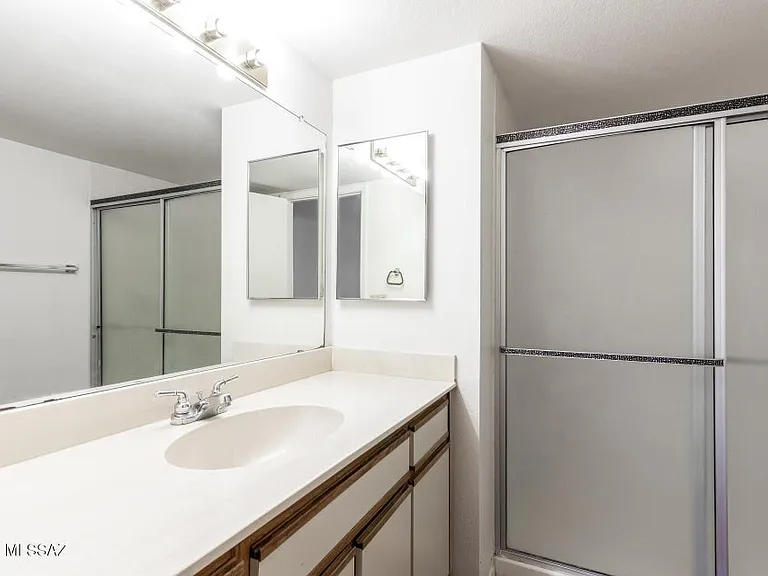 1698 W Park Wood Ln #171 — Photo 6